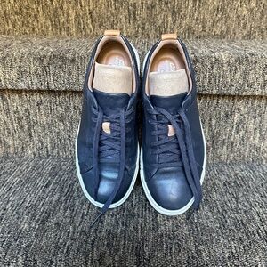 Clarks unstructured Leather lace up sneaker shoes. Size 6M (36)